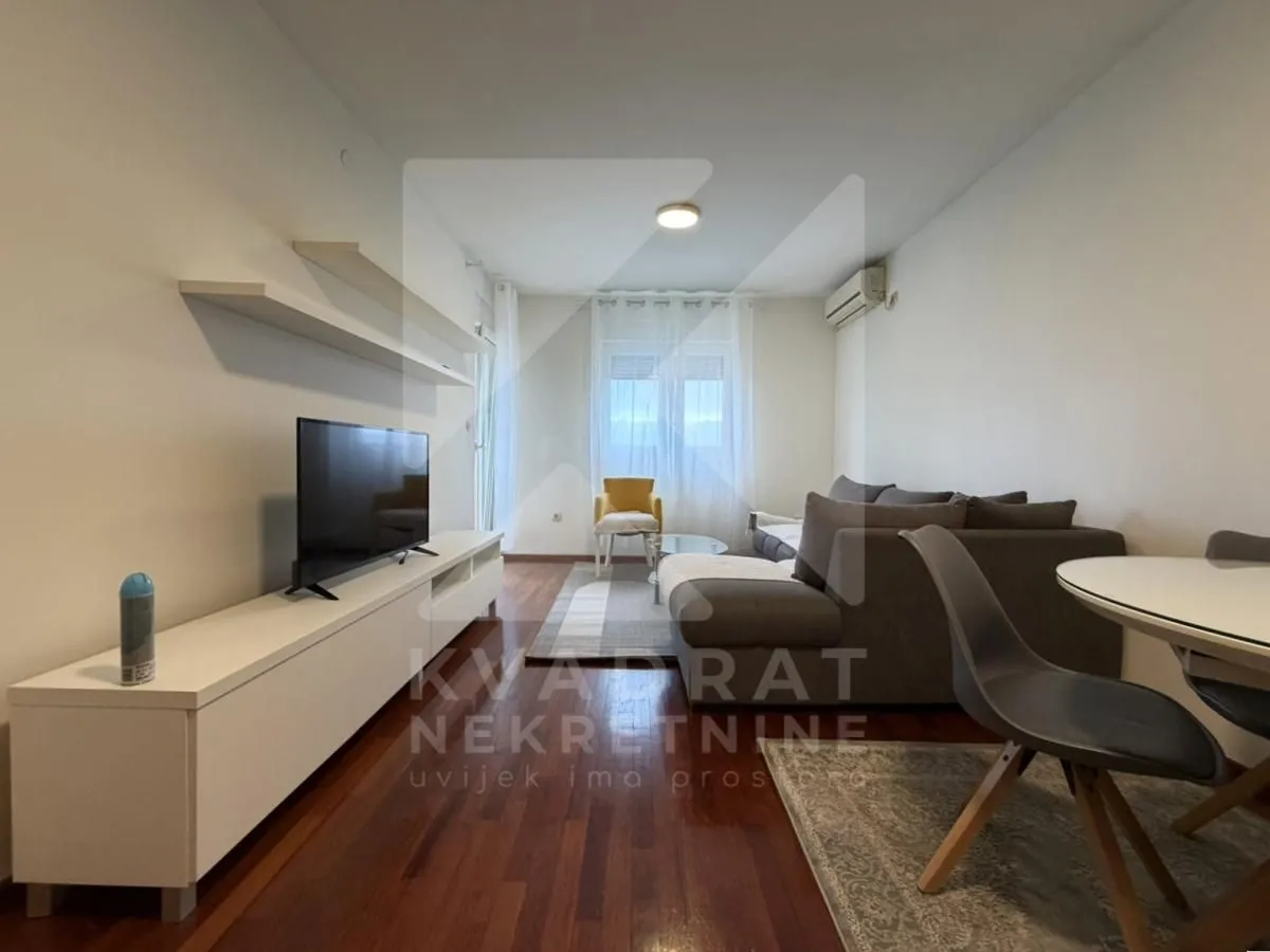Rent, one bedroom apartment, 43m², Stari Aerodrom, Podgorica
