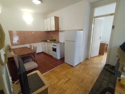 Rent, two bedroom apartment, 50m², Kanarevo Brdo, Beograd - image 2