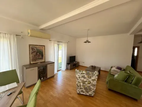 Izdavanje, kuća, 172m², Jastreb, Danilovgrad - image 4