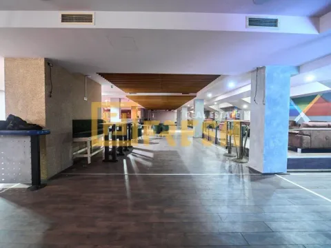 Prodaja, poslovni prostor, 1343m², Centar, Podgorica - image 2