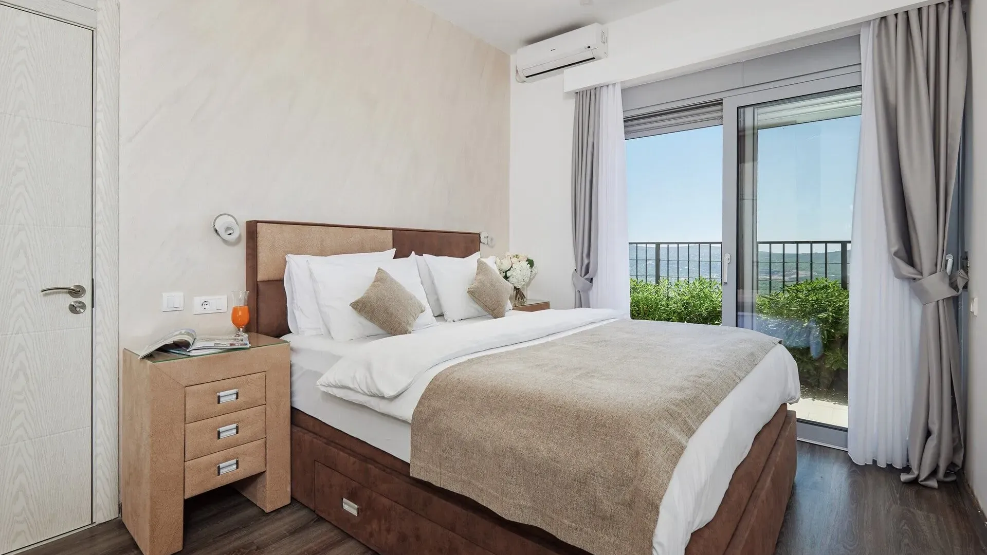 Sale, house, 233m², Kotor, Crna Gora