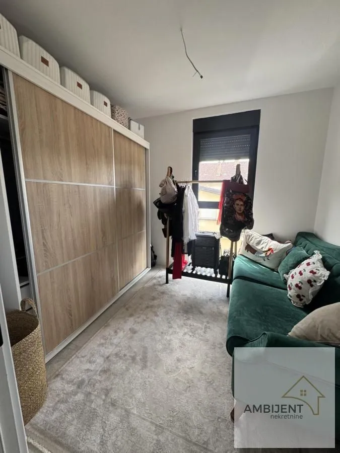 Prodaja, trosoban stan, 74m², Novi Banovci, Stara Pazova