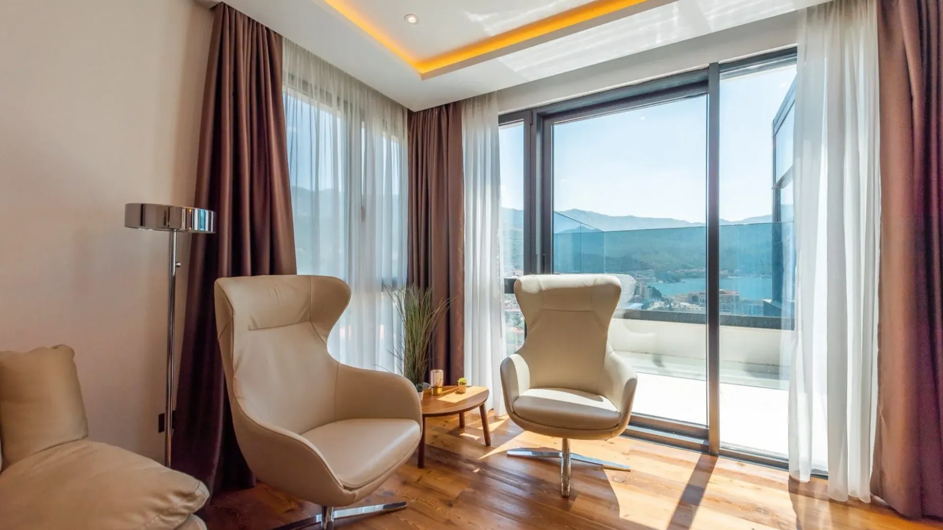 Sale, five bedroom apartment, 300m², Bečići, Budva