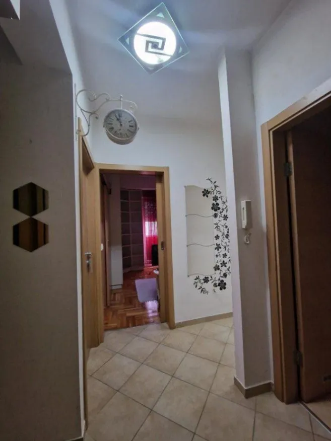 Prodaja, trosoban stan, 80m², Ljubović, Podgorica