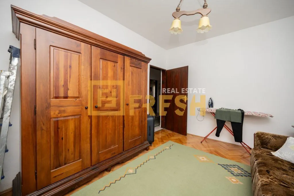 Sale, house, 150m², Stari Aerodrom, Podgorica