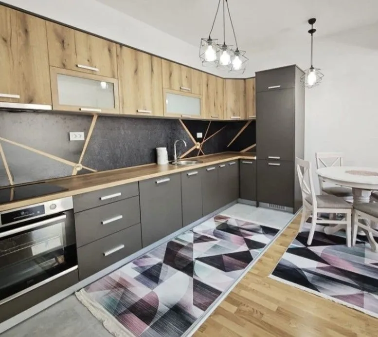 Izdavanje, dvosoban stan, 68m², Stara Varoš, Podgorica