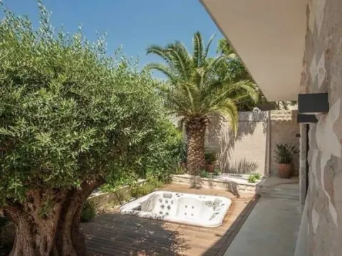 Prodaja, kuća, 210m², Dobrota, Kotor - image 33