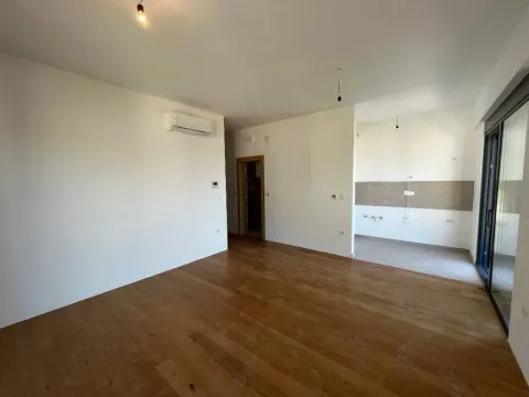 Sale, one bedroom apartment, 54m², Petrovac, Budva - image 4