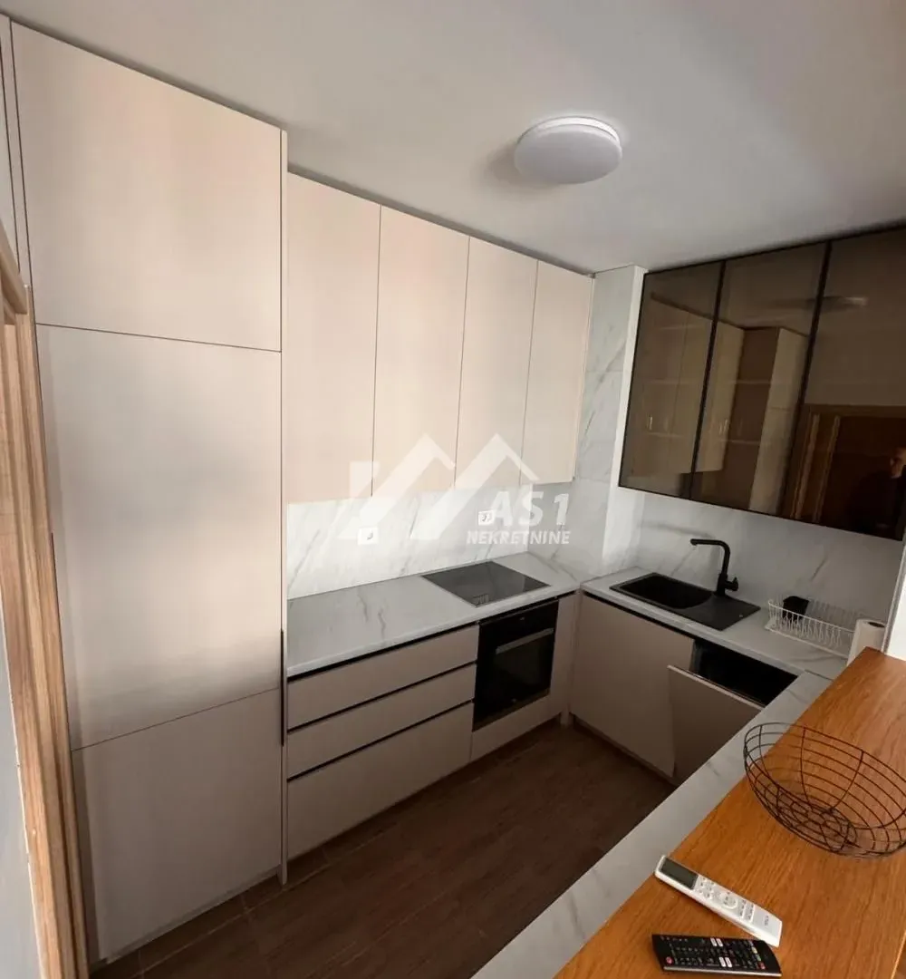 Izdavanje, trosoban stan, 70m², Jugovićevo, Novi Sad Sve Podlokacije