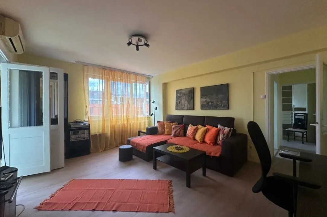 Izdavanje, trosoban stan, 72m², Savski Venac, Beograd