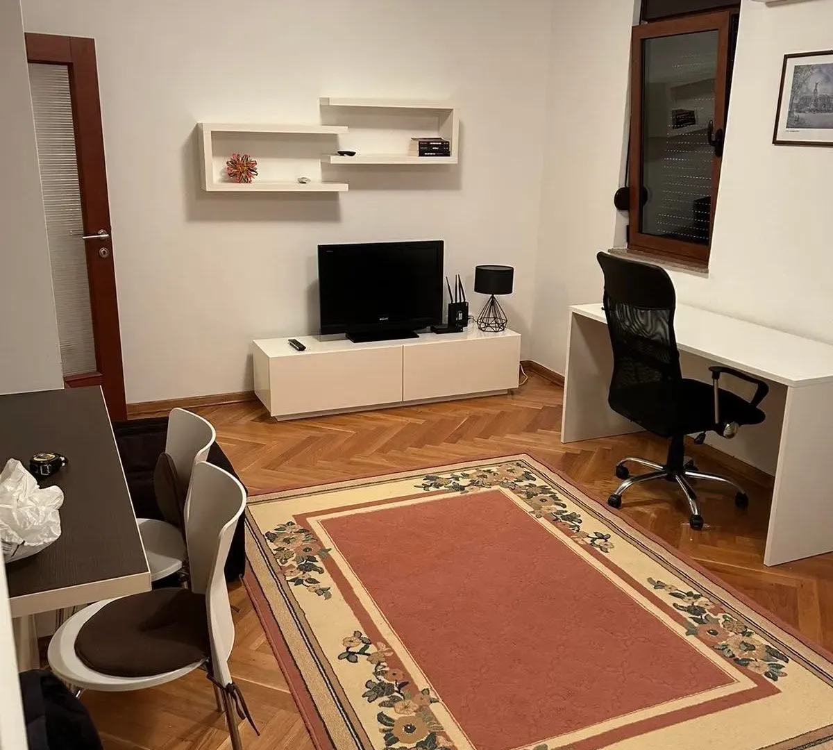 Izdavanje, jednosoban stan, 48m², Budva, Crna Gora