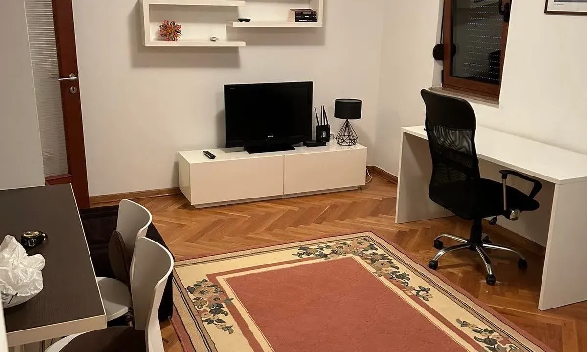 Izdavanje, jednosoban stan, 48m², Budva, Crna Gora
