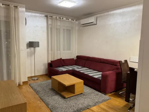 Izdavanje, jednosoban stan, 43m², City Kvart, Podgorica - image 3
