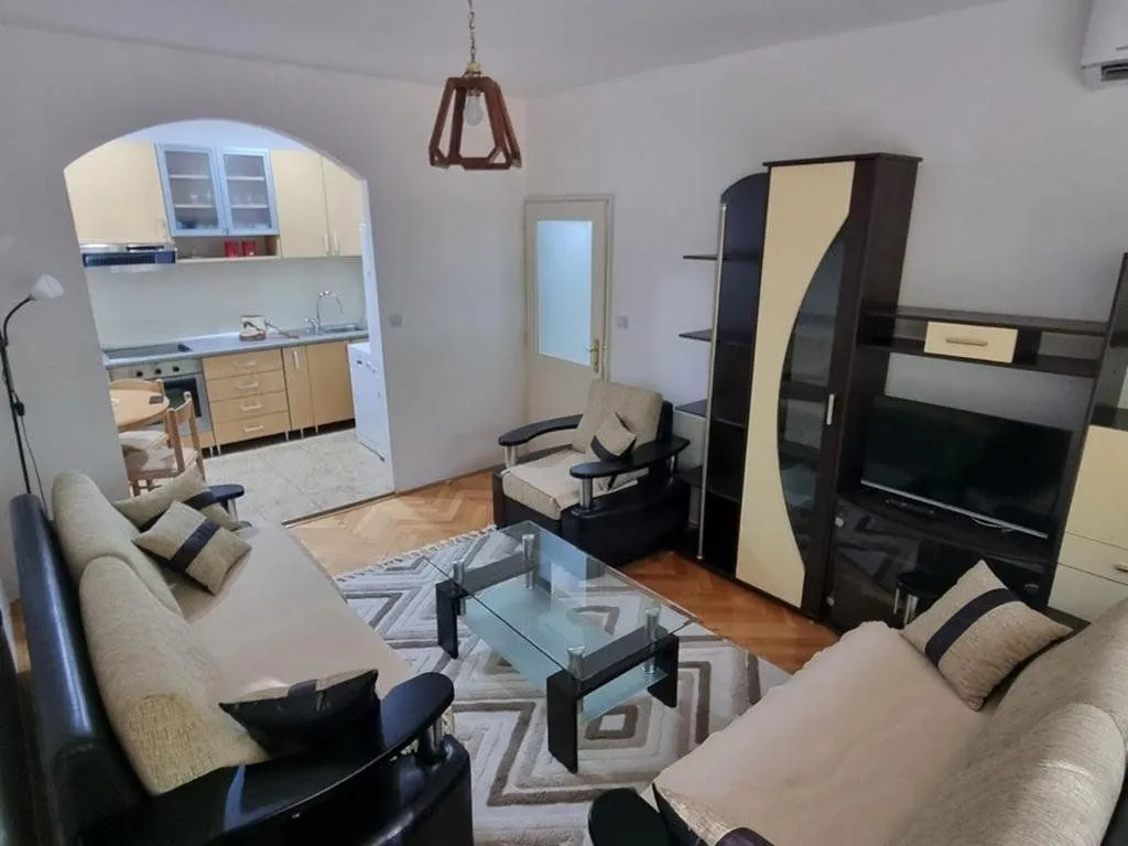 Izdavanje, jednosoban stan, 50m², Preko Morače, Podgorica