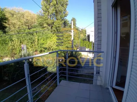 Izdavanje, kuća, 300m², Savski Venac, Beograd - image 10