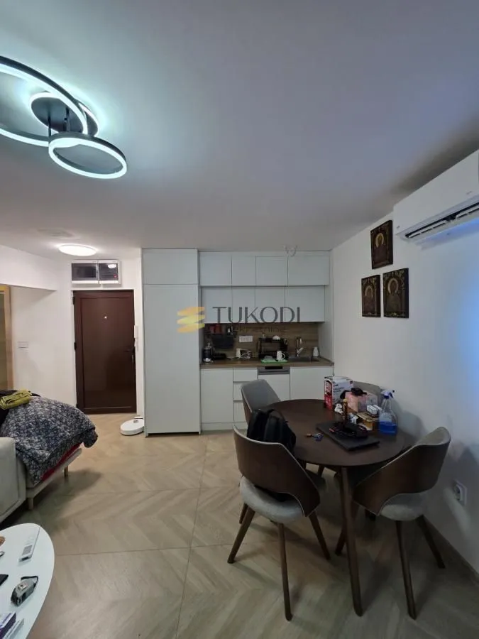 Prodaja, trosoban stan, 63m², Višnjička Banja, Palilula Sve Podlokacije