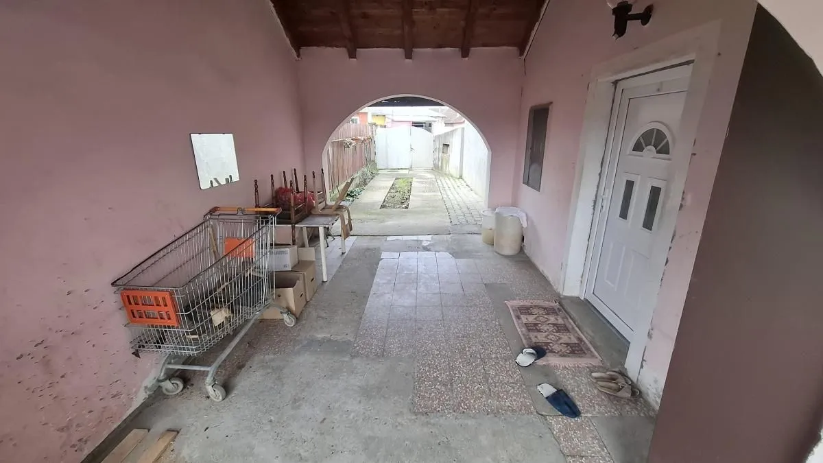 Prodaja, kuća, 270m², Adice, Novi Sad Sve Podlokacije