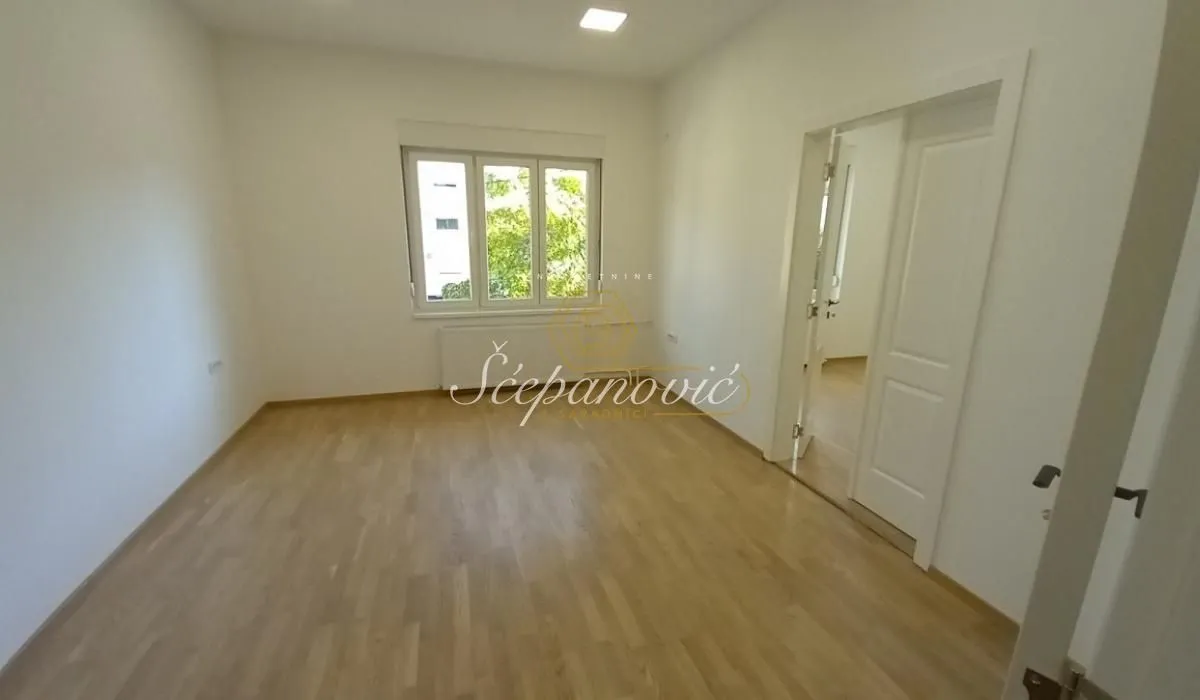 Prodaja, dvosoban stan, 57m², Centar, Novi Sad