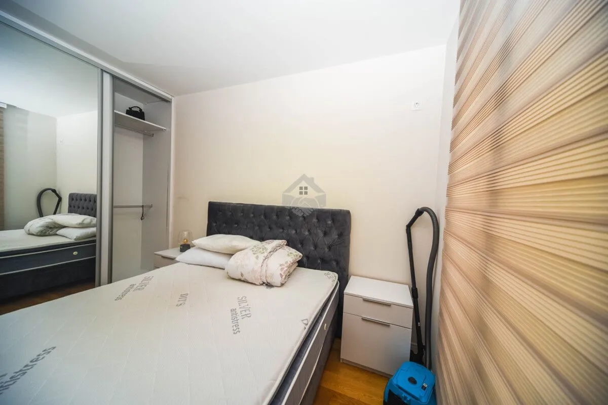 Izdavanje, jednosoban stan, 49m², Central Point, Podgorica