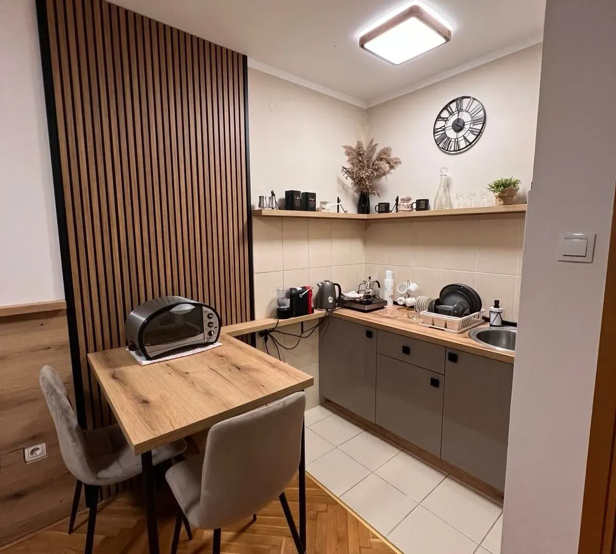 Prodaja, garsonjera, 24m², Blok 6, Podgorica