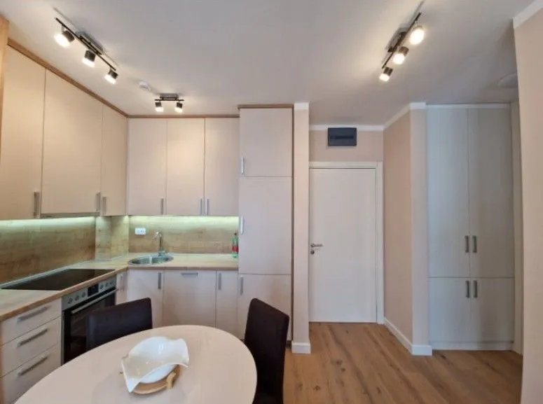 Izdavanje, jednosoban stan, 50m², Donja Lastva, Tivat