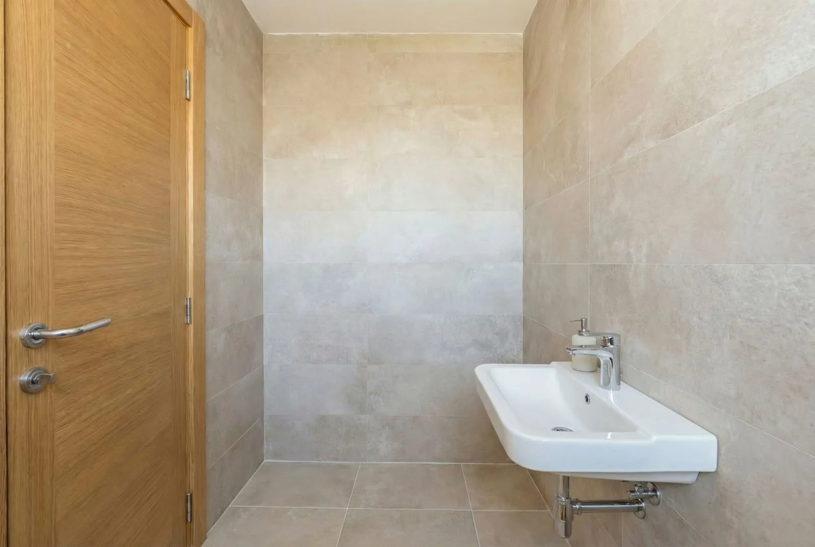 Prodaja, dvosoban stan, 44m², Bečići, Budva