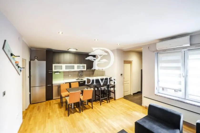 Prodaja, trosoban stan, 68m², Sarajevska, Beograd