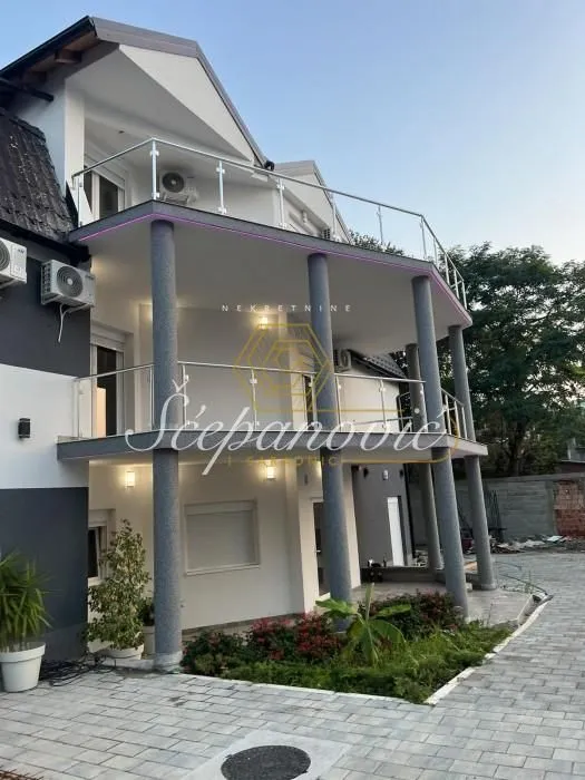 Izdavanje, kuća, 524m², Petrovaradin, Novi Sad