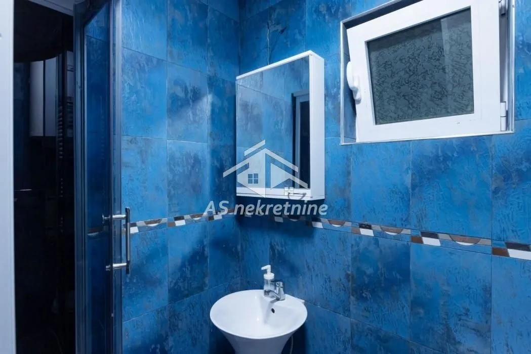Izdavanje, kuća, 417m², Jajinci, Voždovac Sve Podlokacije