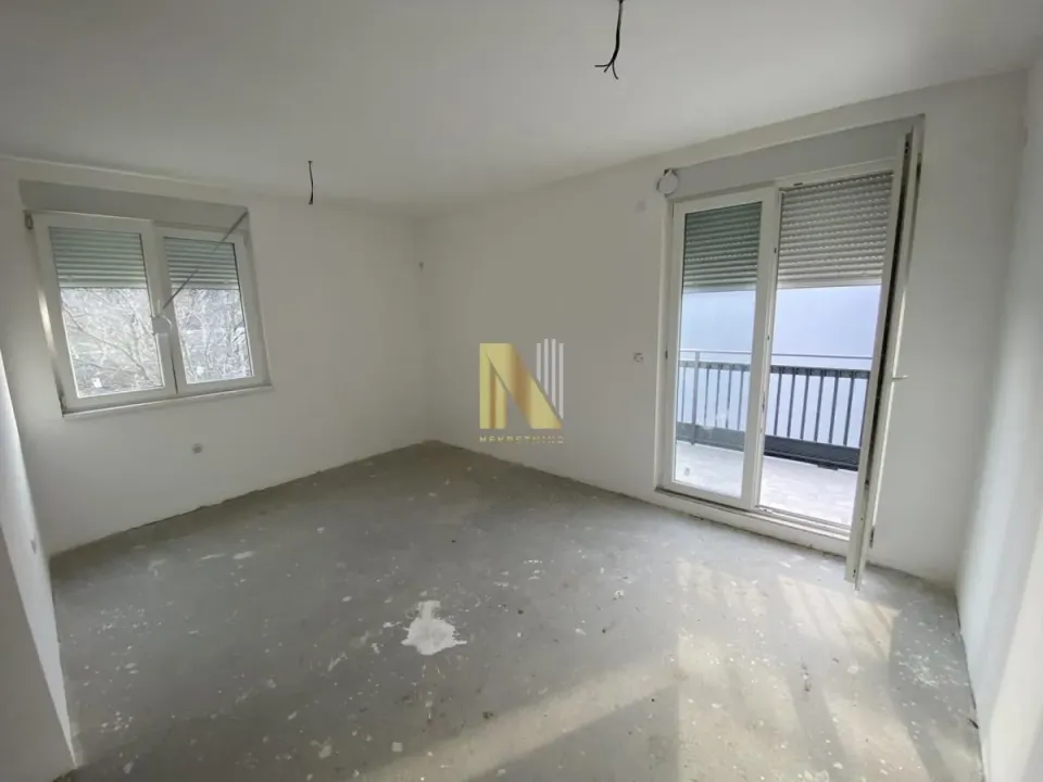 Prodaja, trosoban stan, 61m², Alibegovac, Petrovaradin