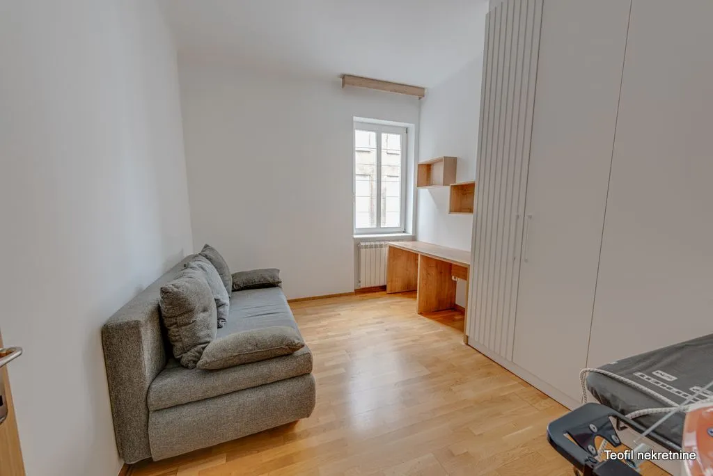 Rent, three bedroom apartment, 82m², Stari Grad, Beograd