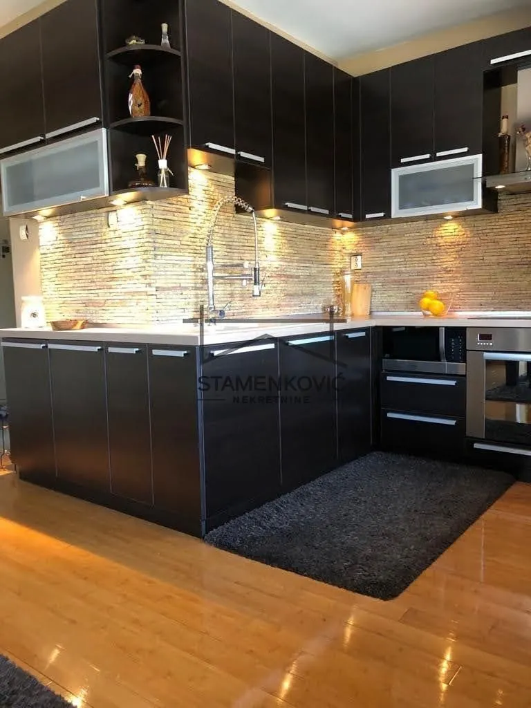 Prodaja, trosoban stan, 113m², Nova Detelinara, Novi Sad Sve Podlokacije