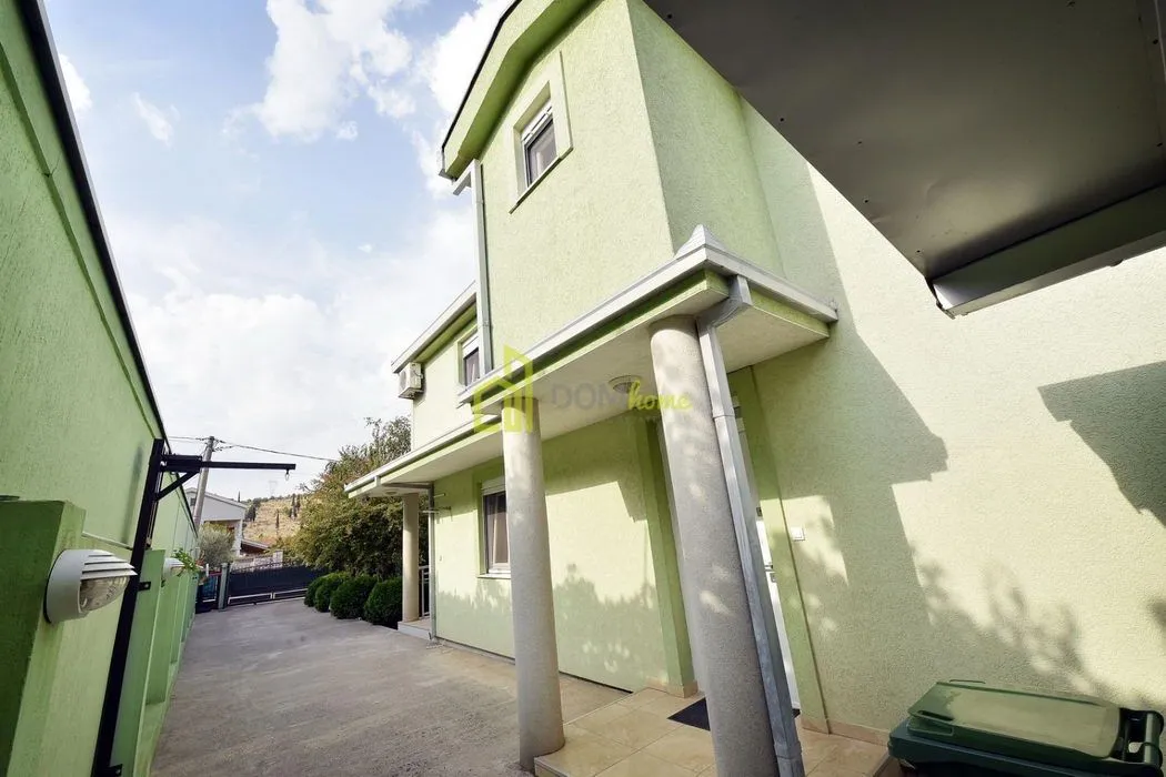 Rent, house, 175m², Podgorica, Crna Gora