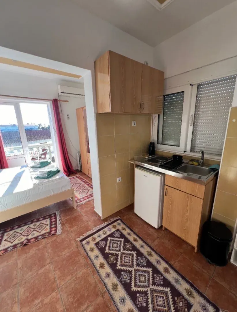 Izdavanje, garsonjera, 30m², Šušanj, Bar