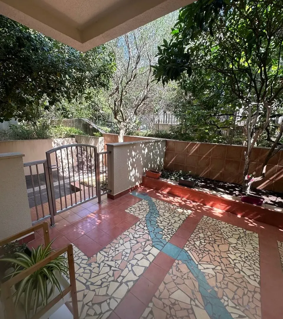 Prodaja, jednosoban stan, 44m², Lazi, Budva