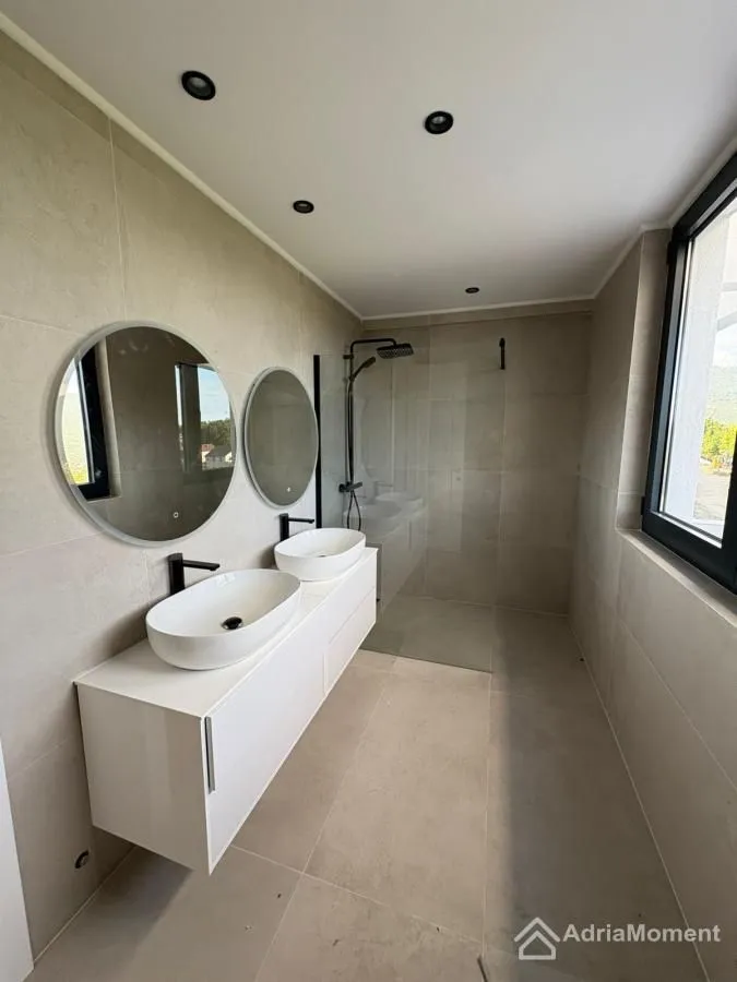 Prodaja, kuća, 180m², Herceg Novi, Crna Gora