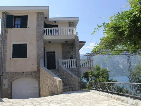 Prodaja, kuća, 235m², Kotor, Crna Gora - image 9