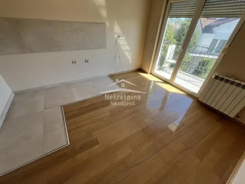 Izdavanje, stan, 310m², Savski Venac, Beograd - image 2