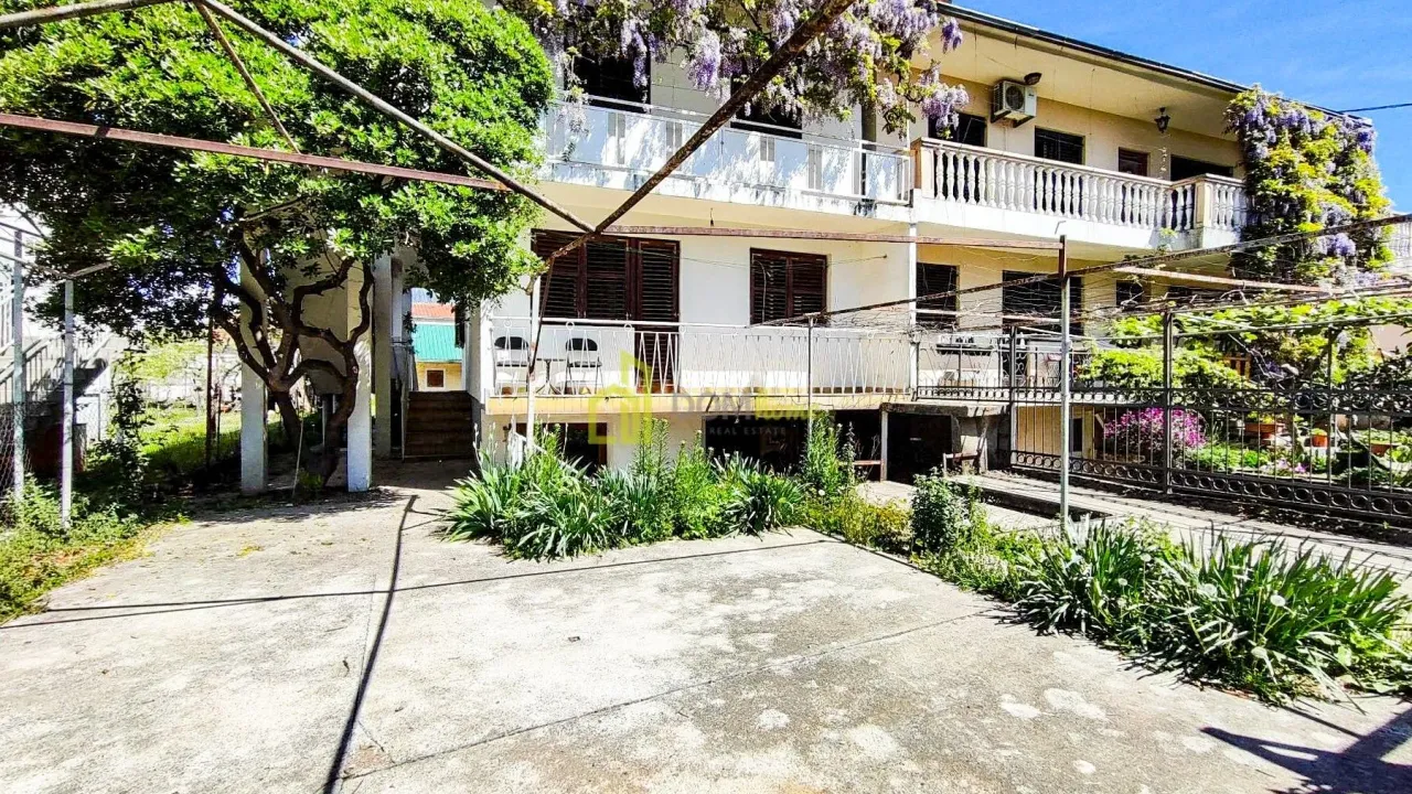 Izdavanje, dvosoban stan, 60m², Tološi, Podgorica