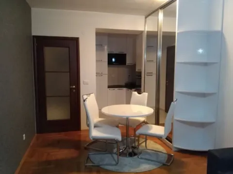 Izdavanje, jednosoban stan, 34m², City Kvart, Podgorica - image 4