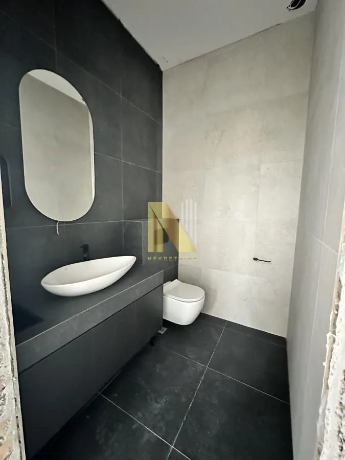Rent, office space, 570m², Petrovaradin, Novi Sad