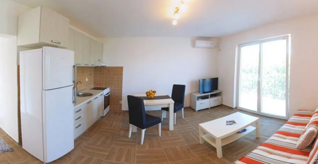 Izdavanje, jednosoban stan, 40m², Marići, Tivat