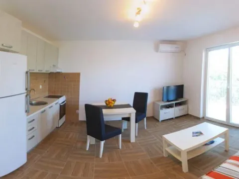 Izdavanje, jednosoban stan, 40m², Marići, Tivat - image 1