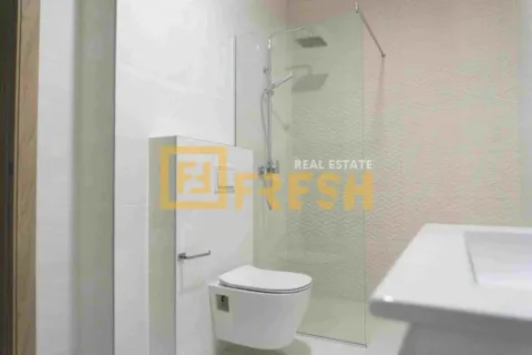 Moderne kupatilo sa tuš kabinom i ugradnom wc šoljom. - image 8