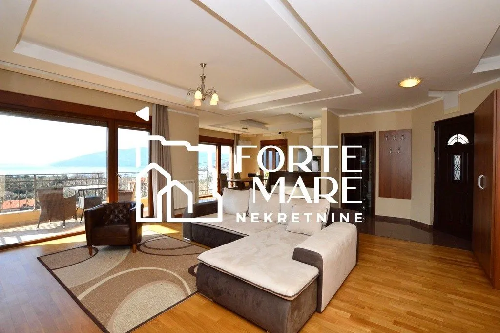 Prodaja, trosoban stan, 140m², Zelenika, Herceg Novi