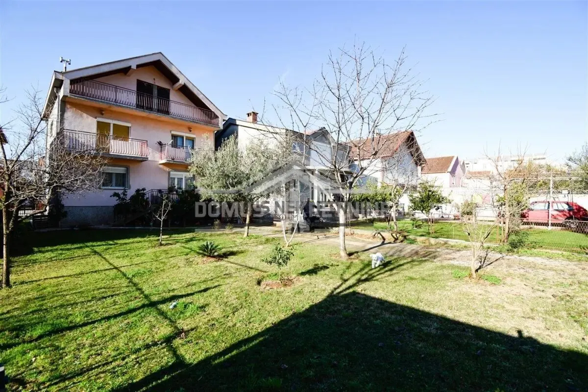 Prodaja, kuća, 230m², Stari Aerodrom, Podgorica