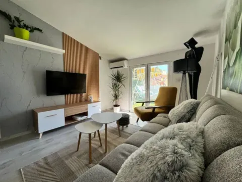 Prodaja, jednosoban stan, 54m², Podkošljun, Budva