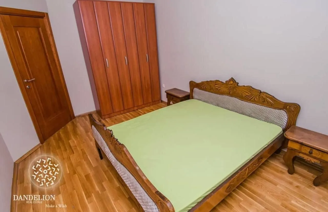 Rent, house, 220m², Stari Aerodrom, Podgorica