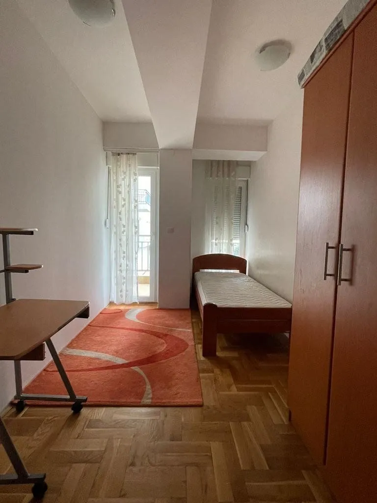 Rent, one bedroom apartment, 60m², Blok 9, Podgorica
