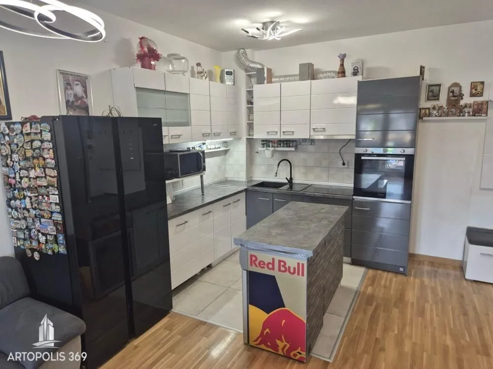 Prodaja, trosoban stan, 67m², Zemun Gornji Grad, Zemun Sve Podlokacije